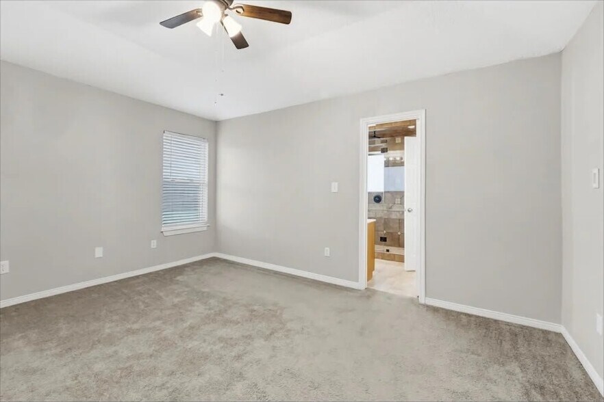 Building Photo - 203 Bowie St
