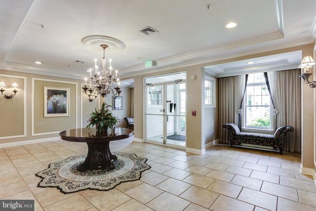 Building Photo - 2111 Ganton Green