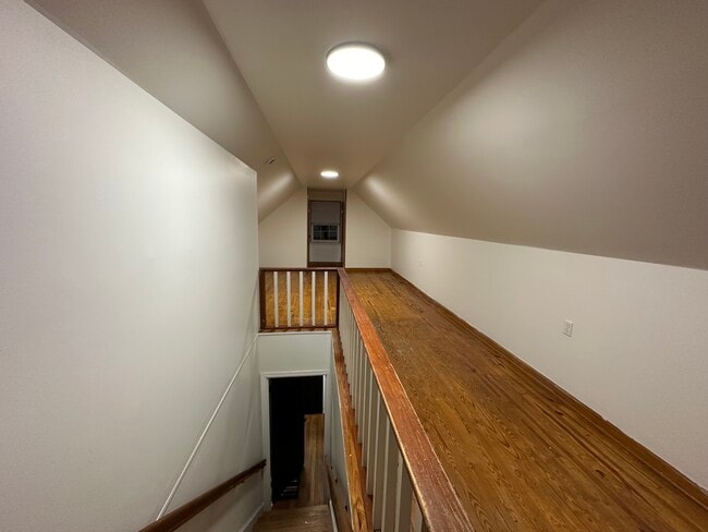 Building Photo - 1279 E N Broadway St