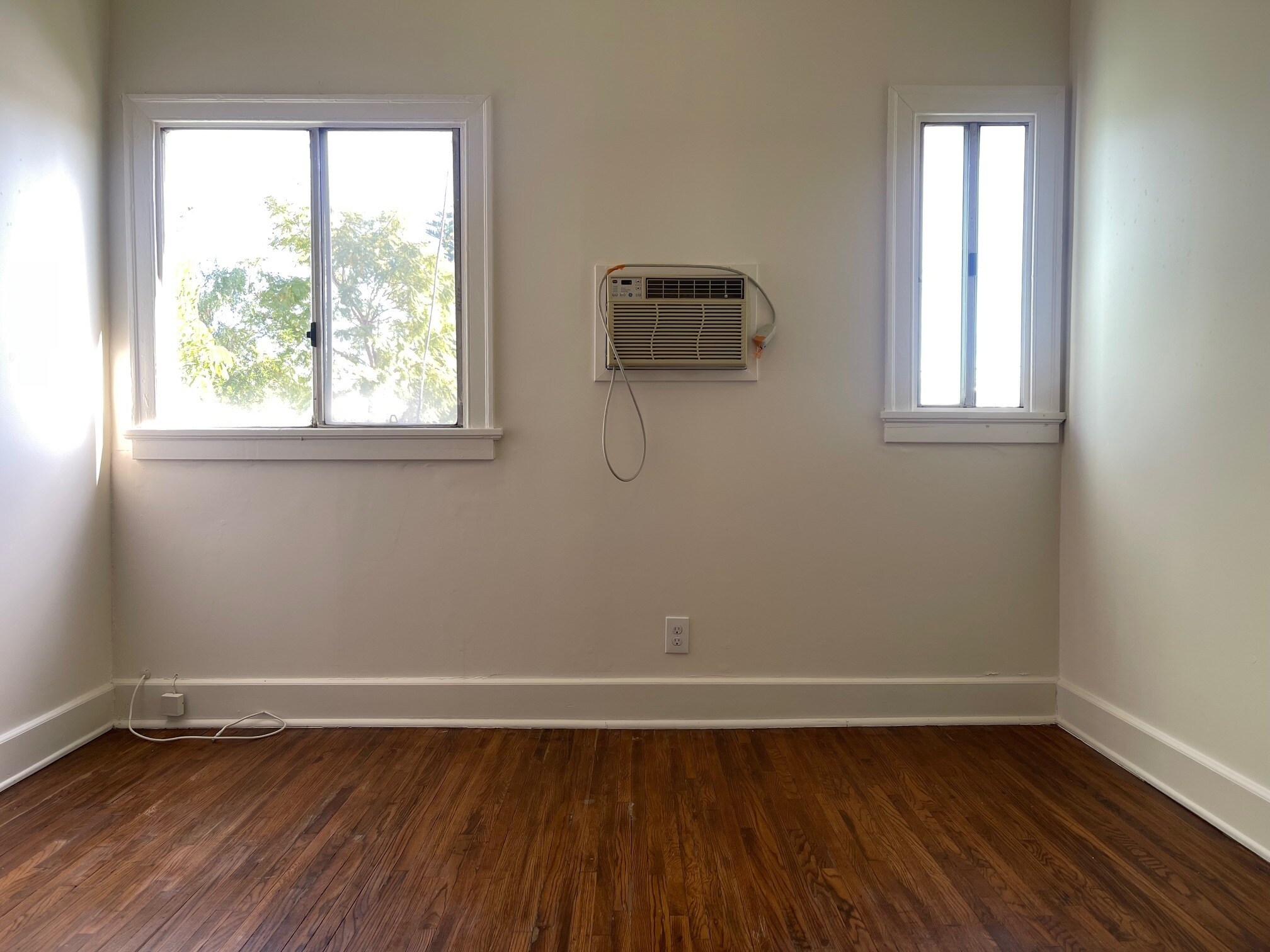 Building Photo - 3000 Kenwood Ave