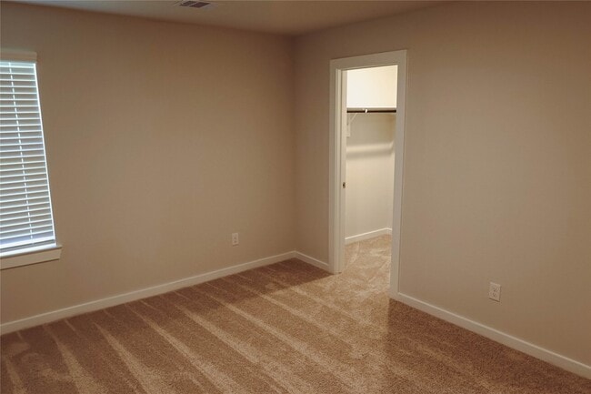 Building Photo - 8526 Blueberry Ash St