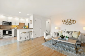 Building Photo - 2209 Otis Dr