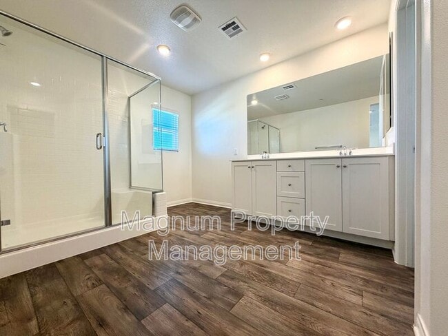 Building Photo - 26564 Rosebay Way