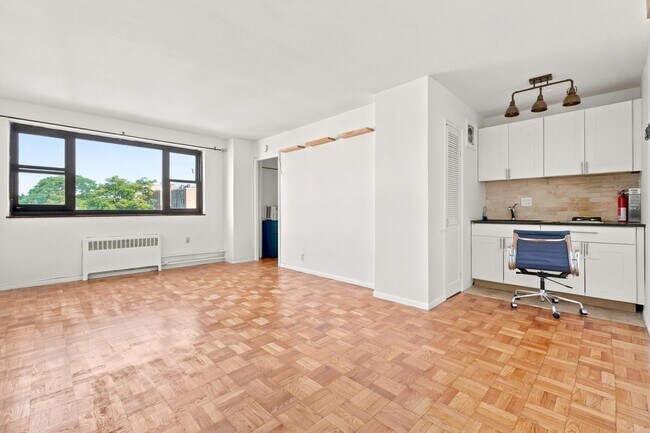 Building Photo - 6515 JFK Blvd E