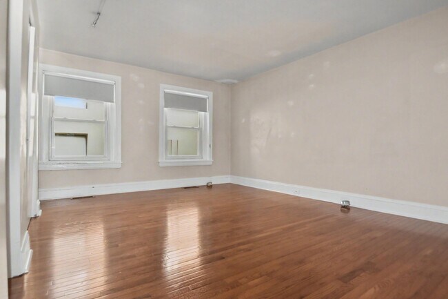 Building Photo - 238 S 11th St