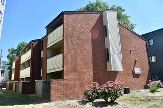Building Photo - 608 E White