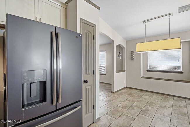 Building Photo - 12776 Tre Maximiliano Ave