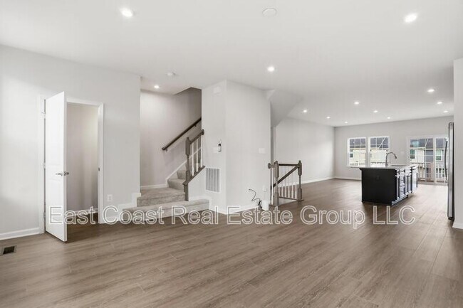 Building Photo - 105 Dripping Spring Dr