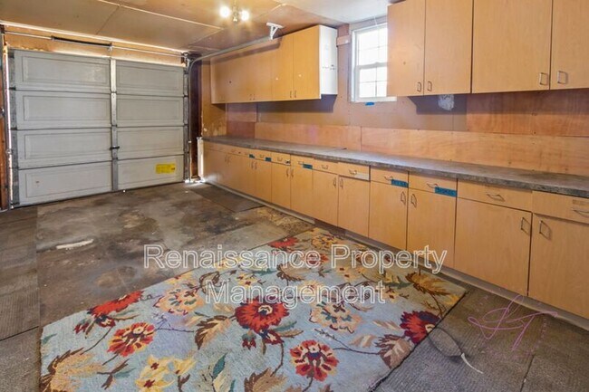 Building Photo - 1026 Windeler Ave