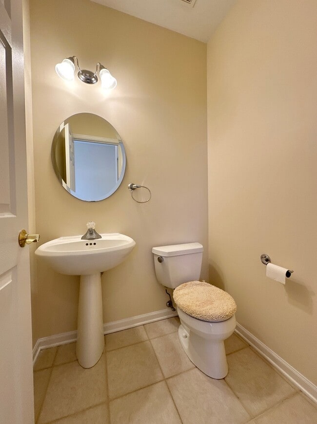 Building Photo - 2955 Talaga Dr