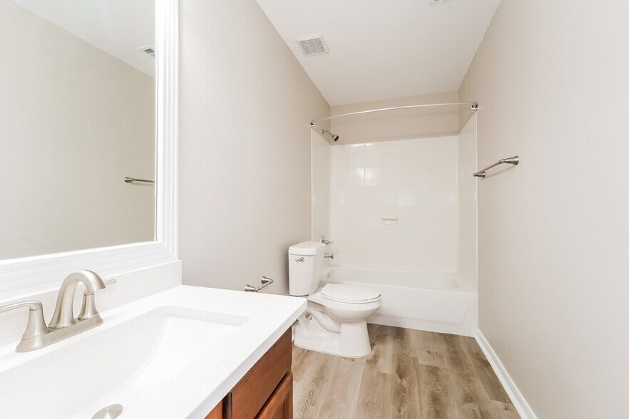 Building Photo - 20727 Dickinson Manor Ln