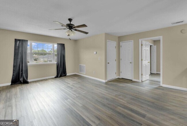 Building Photo - 92 Sunrise Dr