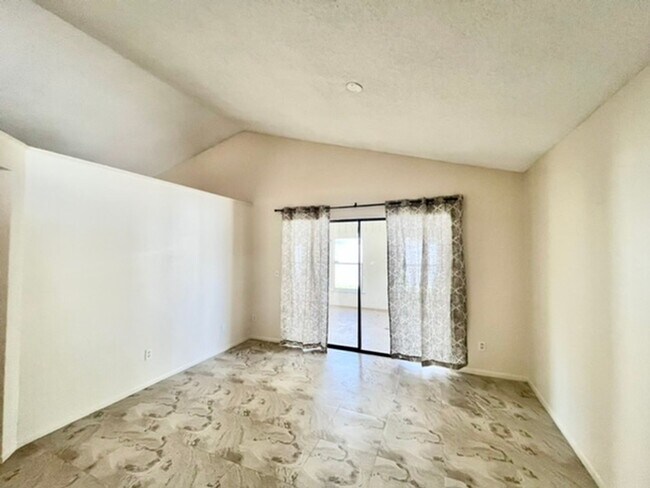 Building Photo - Orlando - 4 Bedroom, 2 Bathroom - $2550.00