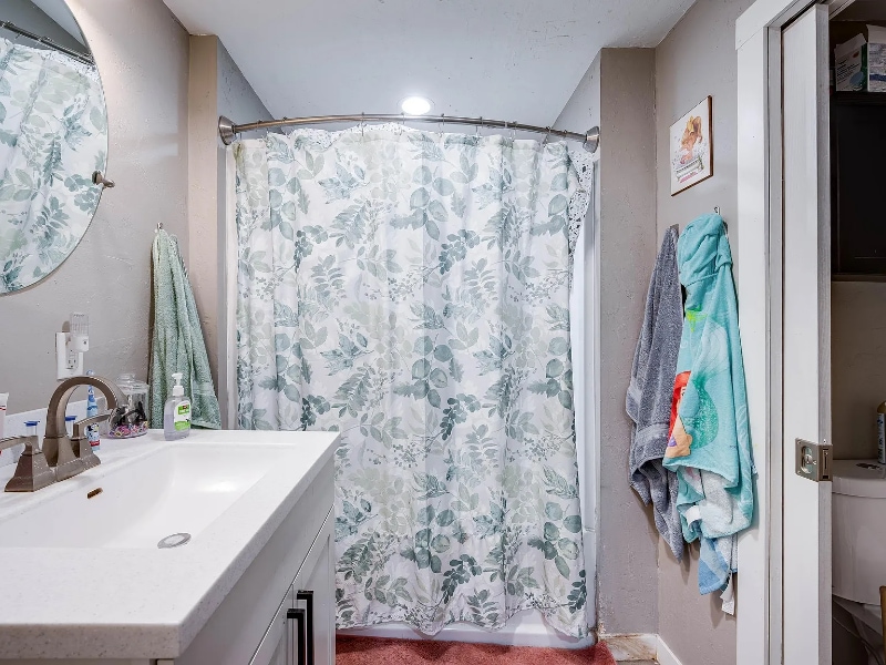 Building Photo - 705 S East St