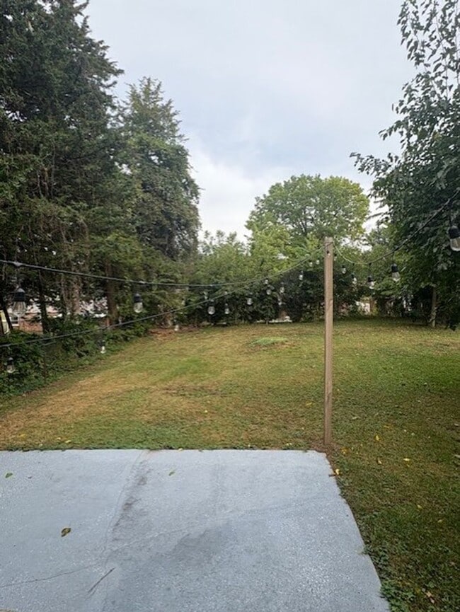 Building Photo - Charming 4-Bedroom Home in the Heart of Windsor Heights!