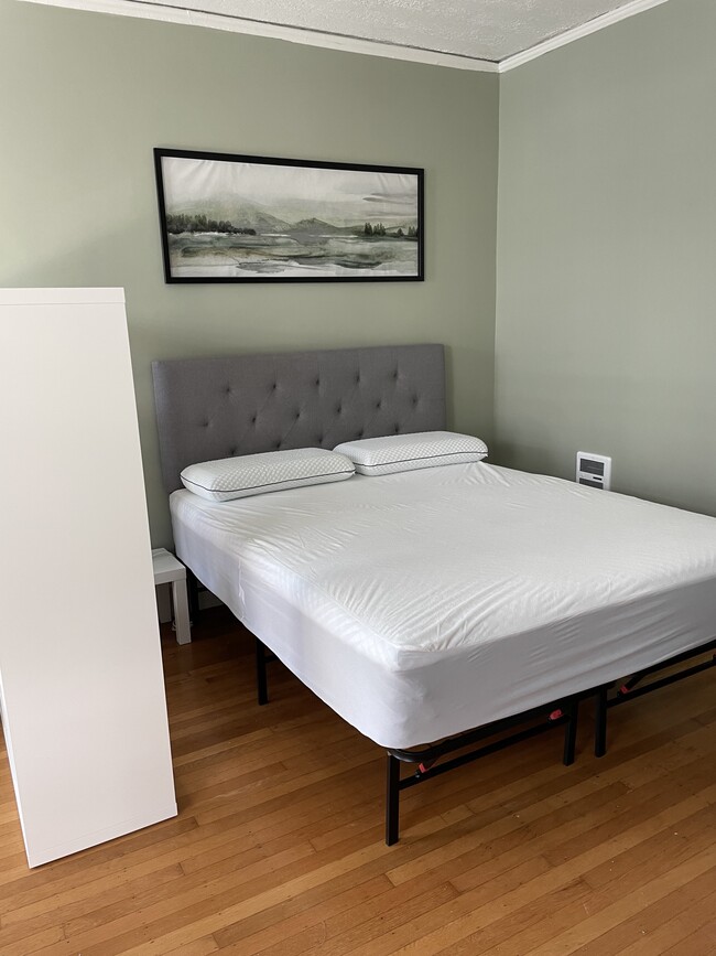 Building Photo - 1631 NW Everett St