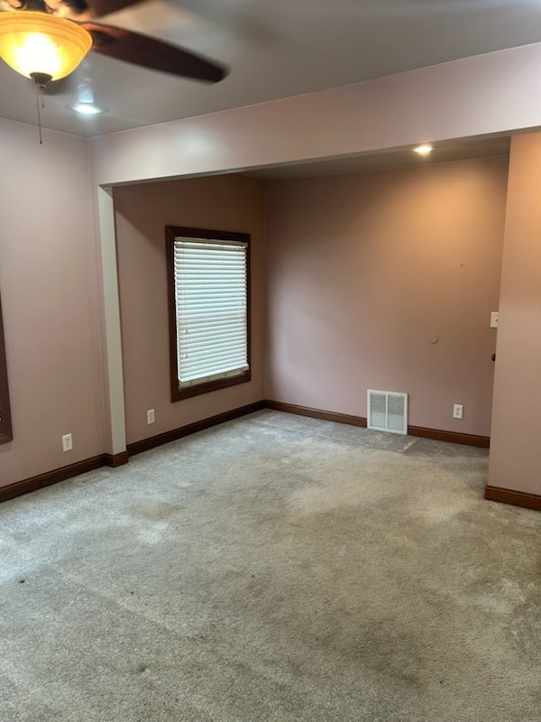 Building Photo - 1434 Elm St