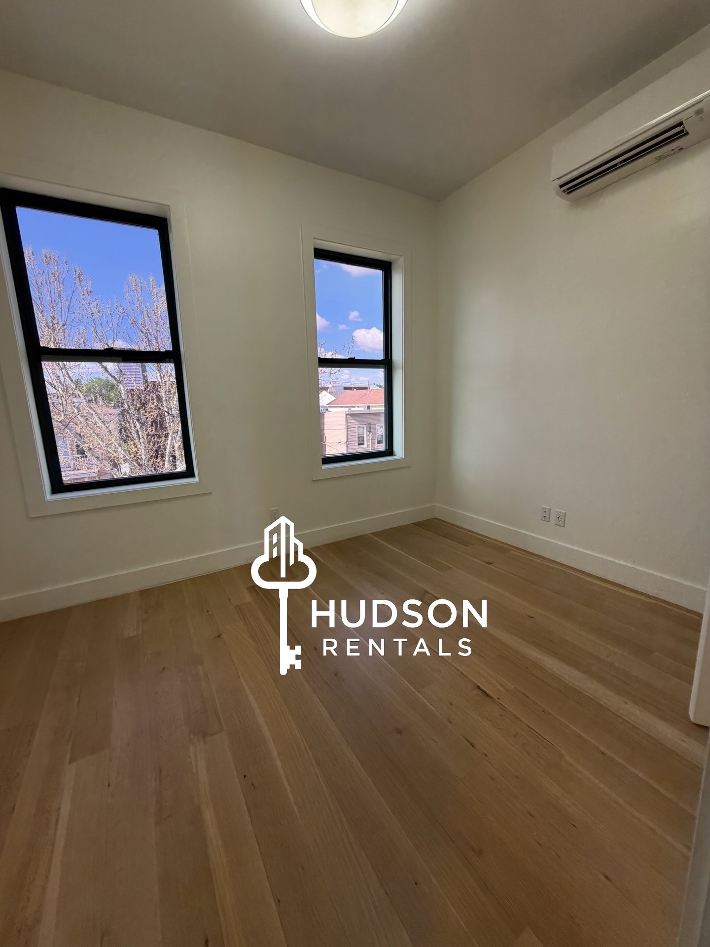 50 Grace St 3L - 52 Grace St