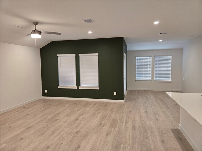 Building Photo - 31710 Carlisle Cv Ct