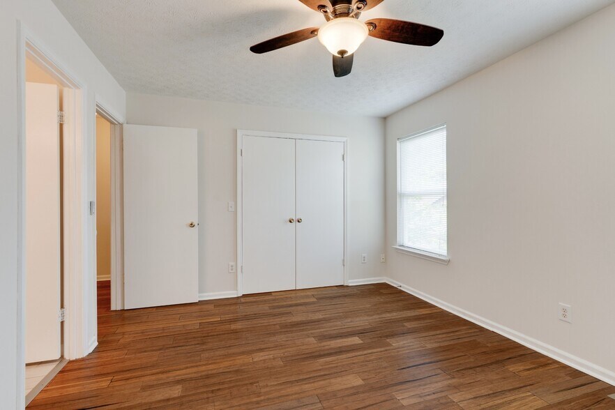 Building Photo - 104 Waterview Dr