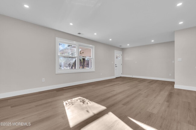 Building Photo - 170 Station Rd