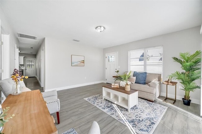 Building Photo - 4508 S 26th Ave