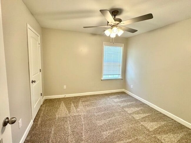 Building Photo - Now Leasing a 4-Bedroom 3 Bath Home in Byh...