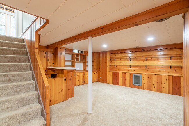 Building Photo - 306 Winona Blvd