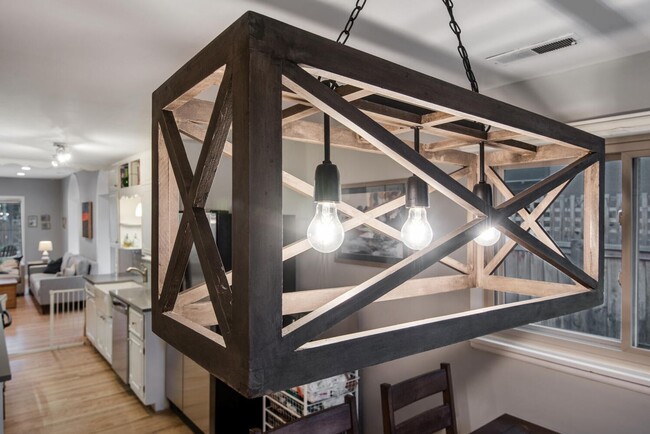 Building Photo - Beautifully Renovated Home in the Berkley ...