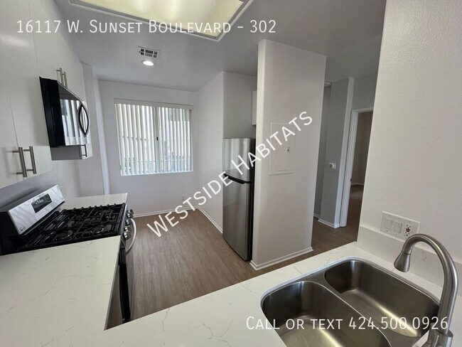 Building Photo - 16117 W Sunset Blvd