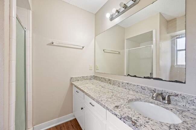 Building Photo - Charming 3-Bed, 2-Bath Gem in Fort Worth – Your Cozy Living Awaits!