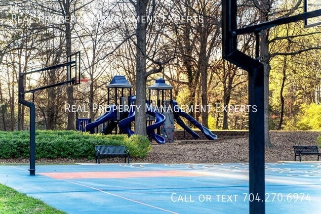 Building Photo - 4115 Merlane Dr