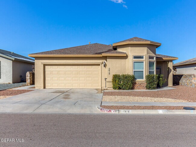 Primary Photo - 5819 Redstone Rim Dr