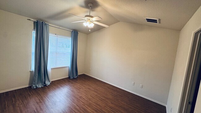 Building Photo - 1014 Kajon Cove