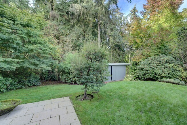 Building Photo - 4Bd/1.75Ba Seattle House