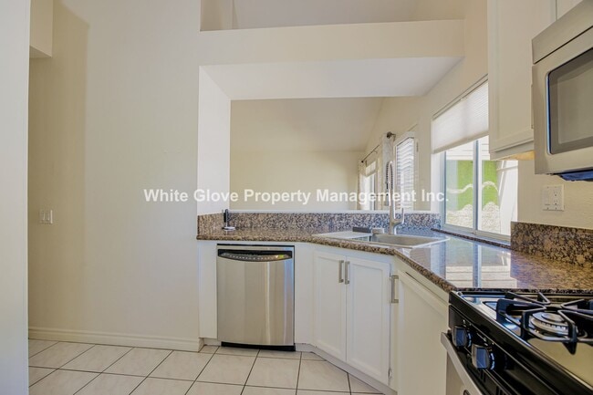 Building Photo - Lovely 2 Bedroom Condo in Mission Viejo