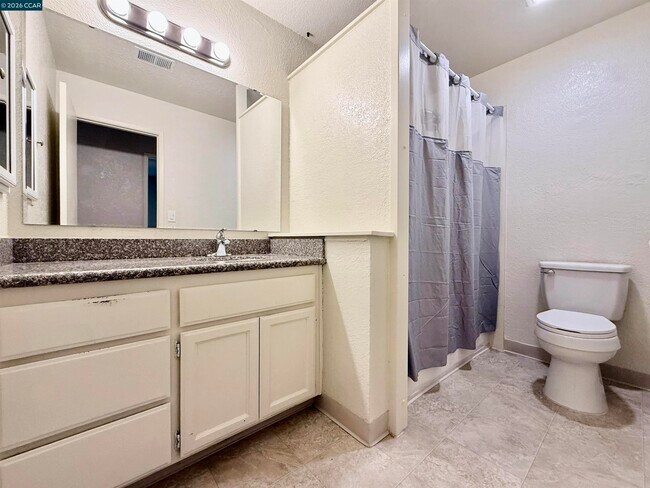 Building Photo - 2236 Currier Pl