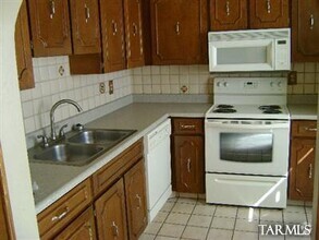 Building Photo - 1345 E Fort Lowell Rd