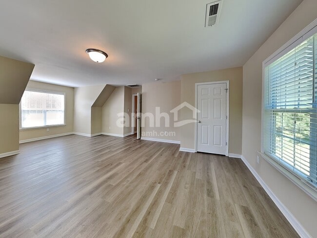 Building Photo - 34 Pamela Ln