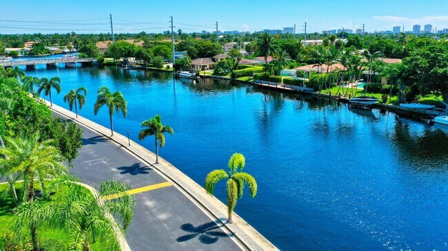 Building Photo - 130 Cypress Club Dr