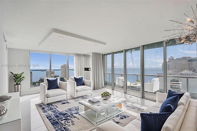 Building Photo - 495 Brickell Ave