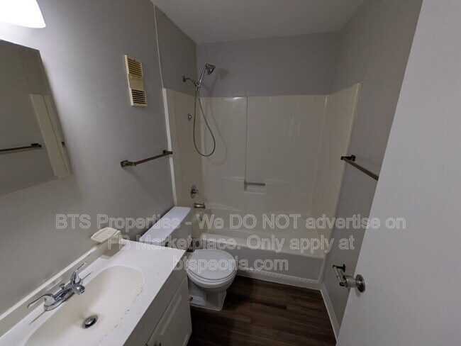 Building Photo - 3426 W Dorchester Ridge