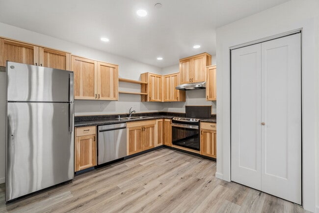 Building Photo - 721-711 11th St