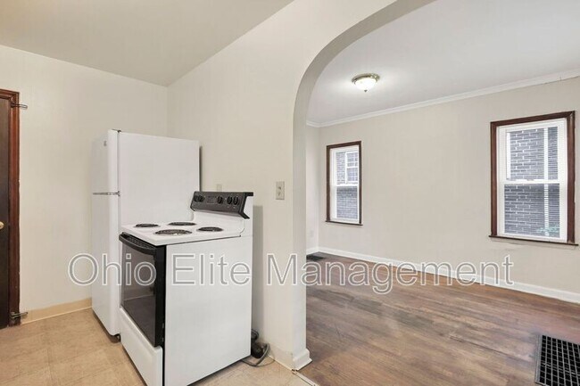 Building Photo - 53 S Burgess Ave