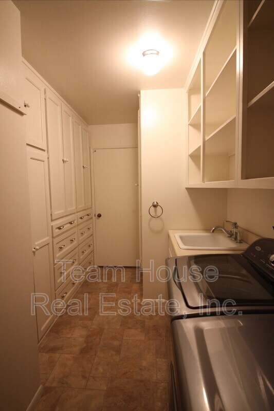 Building Photo - 25433 Plaza Escovar