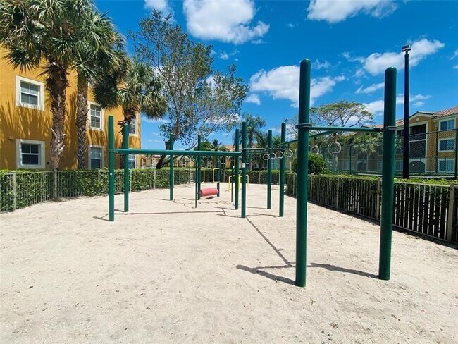 Building Photo - 2440 E Preserve Way