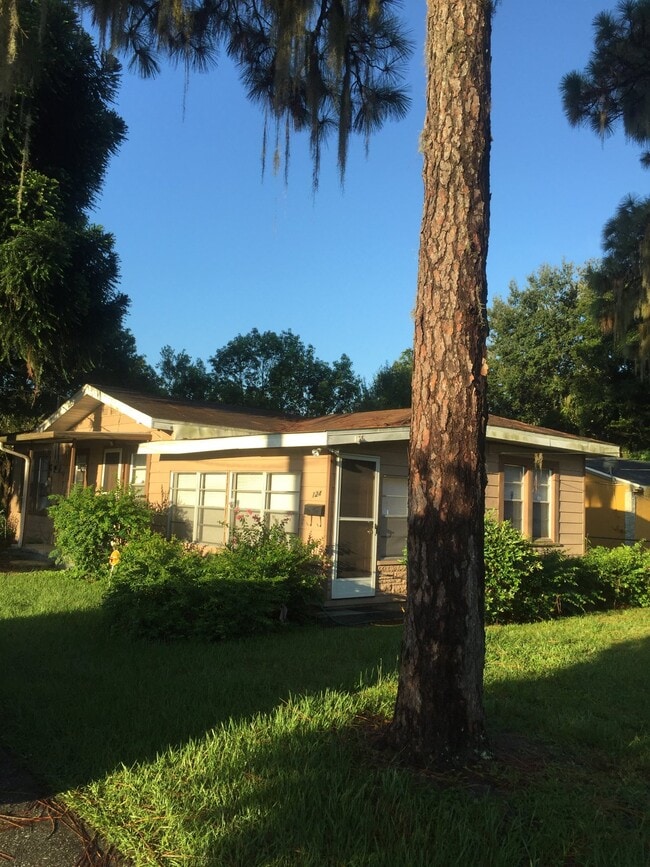 Building Photo - Cozy 2-bedroom, 1-bath home