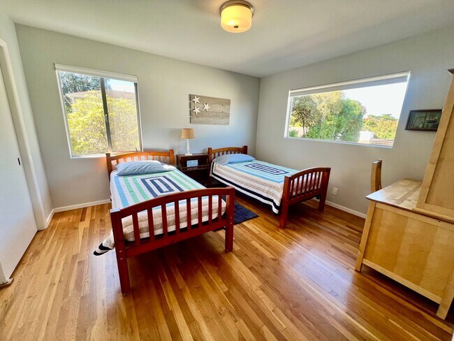 Building Photo - Charming Furnished Home in PG!