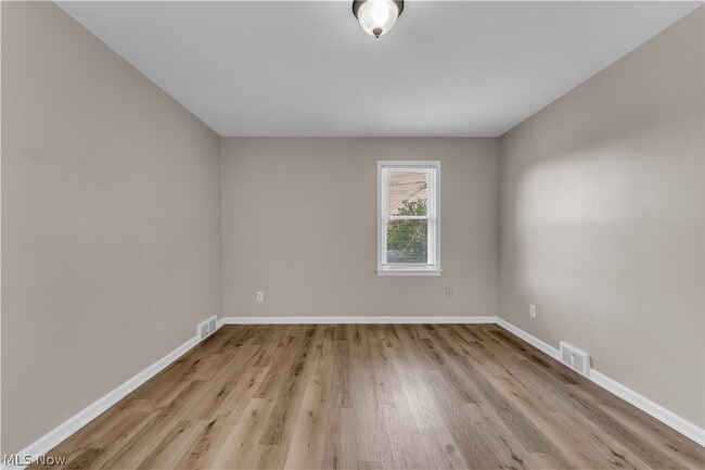 Building Photo - 10008 Edgepark Dr
