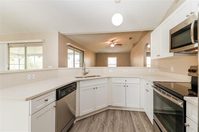 Building Photo - 14336 Coronado Dr